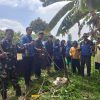 Basmi Hama Padi, Koramil 1608 Karangampel Bersama Masyarakat Petani Melaksanakan Kegiatan Gropyokan Tikus