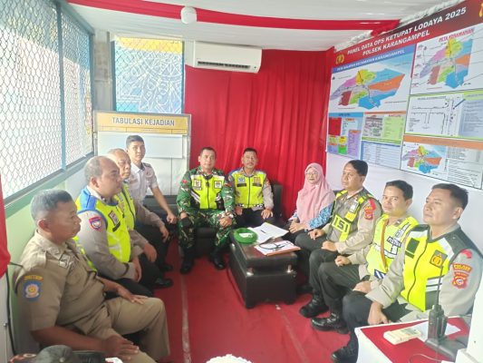 Koramil 1608 Karangampel Melaksanakan Pos Pengamanan Dalam Rangka Arus Mudik Lebaran Tahun 2025