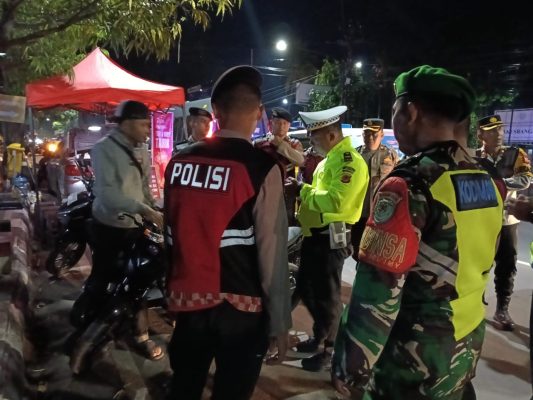 Kodim 0616/Indramayu dan Polres Indramayu Menggelar KRYD Dengan Patroli Gabungan