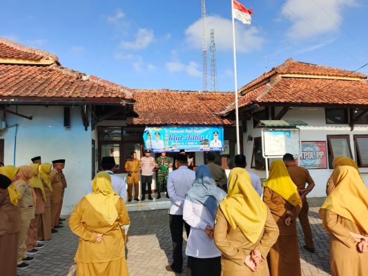 Koramil 1609 Juntinyuat Bersama Forkopimcam Laksanakan Upacara Peringati HUT Keluarga Nasional Ke-32