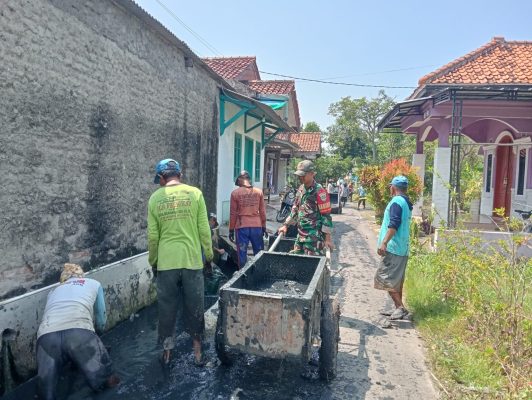 Kerja Bakti Pembersihan Saluran Got  Bersama Kelompok Tani Dan Warga Desa Tanjungsari