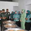 Dandim 0616 Indramayu Dampingi Kunjungan Kerja Ketua TP-PKK Kabupaten Indramayu Ke Lokasi Dapur Sehat