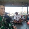 Pelda H.Cukim Anggota Koramil 1609 Juntinyuat Komsos Bersama Masyarakat Nelayan