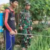 Serka Waskadi Anggota Koramil 1602 Sindang Melaksanakan Pendampingan Pertanian Desa Panyingkiran Kidul