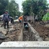 Bahu Membahu Melaksanakan Pekerjaan, Satgas TMMD Ke-126 Lanjutkan Pembangunan Drainase