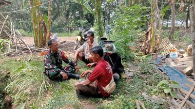Babinsa Koramil 1601 Indramayu Komsos Di Wilayah Binaan Desa TegalSembadra