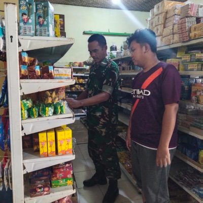 Cegah Lonjakan Harga, Koramil 1603 Lohbener Lakukan Pemantauan Harga Kebutuhan Bahan Pokok Sembako