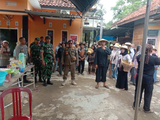 Anggota Koramil 1602 Sindang Laksanakan Pengawalan Kampanye Damai Calwu Desa Panyindangan Wetan