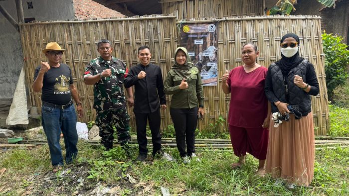 Koramil 1601 Indramayu Bersama dr Hewan Laksanakan Pemeriksaan Kesehatan Hewan Ternak Domba