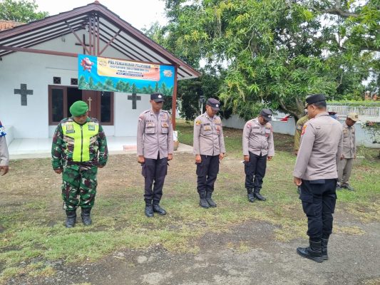 Koramil 1609 Juntinyuat Laksanakan Pengamanan Natal 2025 dan Tahun Baru 2026 Kebaktian Di GKP Juntikebon