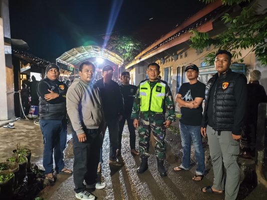 Koramil 1605 Sukagumiwang Komsos Dengan Babinkamtibmas Dan Kuwu Beserta Pamongdesa Lemahayu