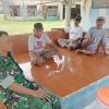 Babinsa Koramil 1601 Indramayu Laksanakan Komsos Bersama Warga Di Wilayah Binaan