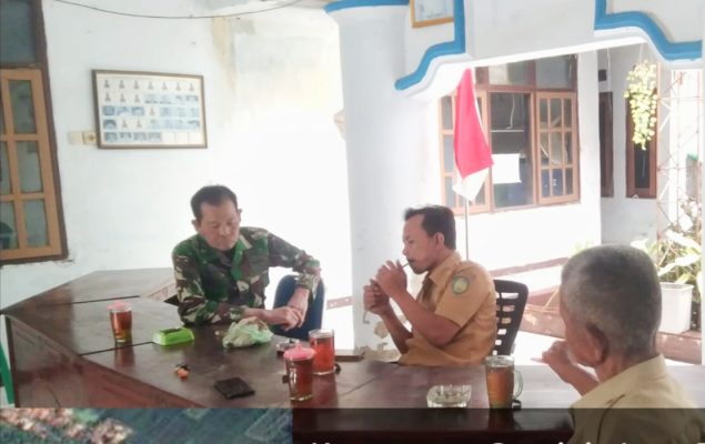 Monitoring Cuaca Di Wilayah Binaan, Serka Waskadi Komsos Bersama Perangkat Desa Panyingkiran Kidul