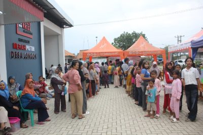 Antusias Warga Padati Bazar Murah Dan UMKM di Halaman Gerai KDKMP Desa Longok