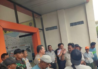 Puluhan Supir Elf Datangi Kantor Dishub, Tuntut Angkutan Primajasa Di Larang Mengambil Penumpang Jarak Dekat